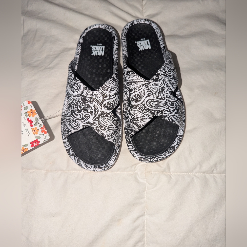 Muk Luks Black and White Paisley Sandals